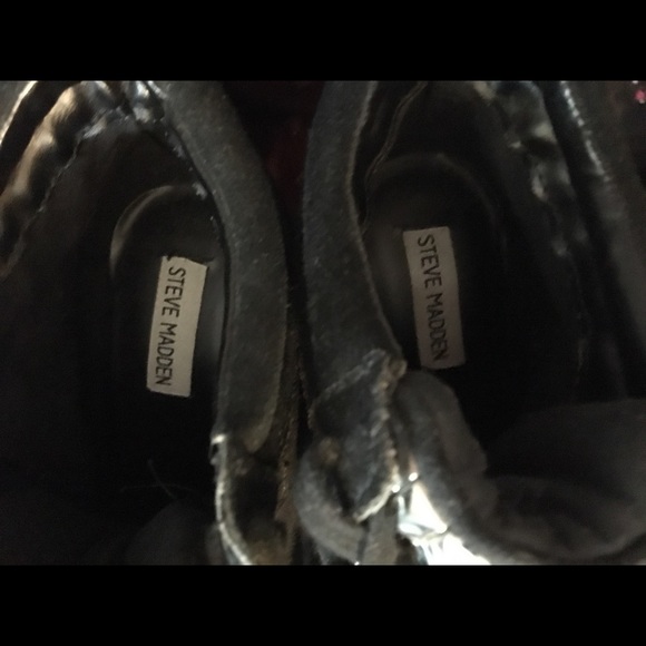Steve Madden Black & Silver Hamilton Wedges - Picture 4 of 4